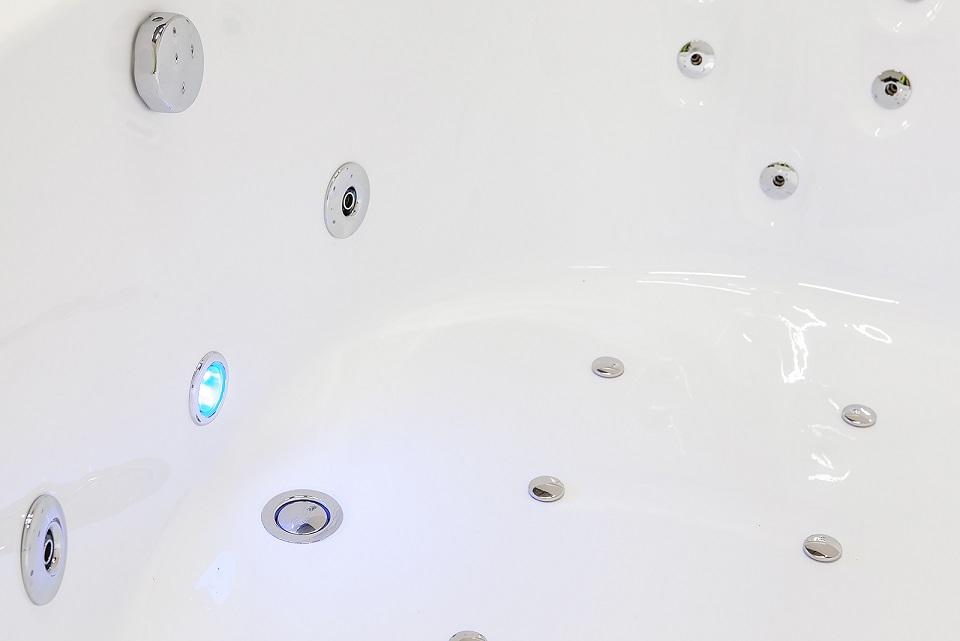 Whirlpool VILLA SABRINA weiss 1,6x1,6 m Vollausstattung Wasserfall umlaufend