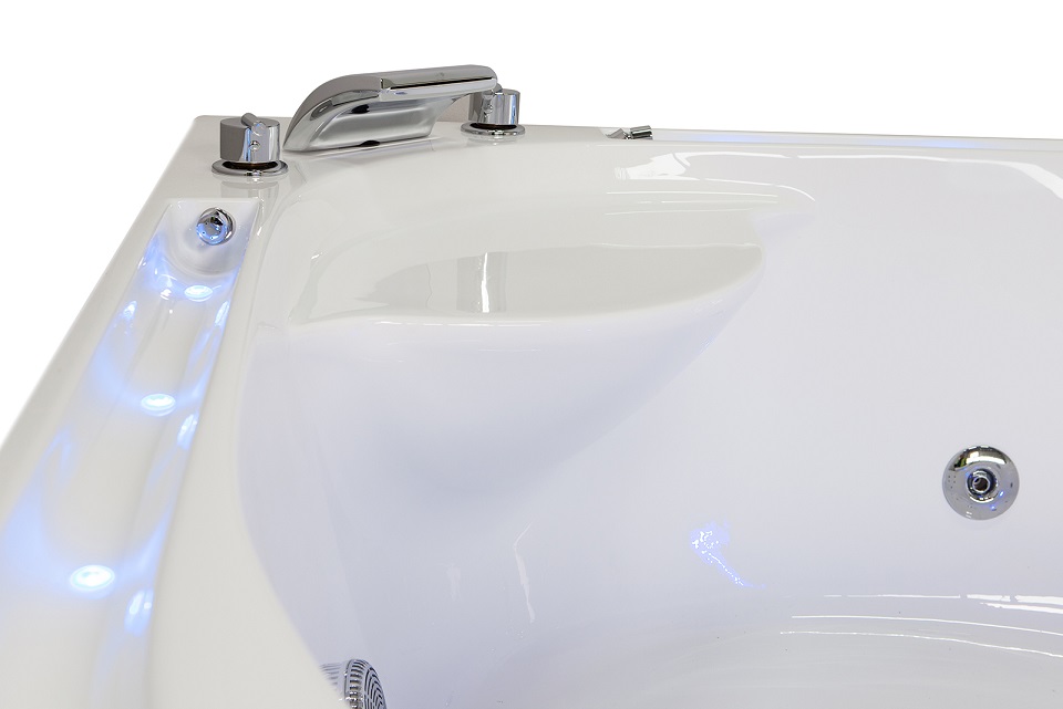 Whirlpool VILLA SABRINA weiss 1,6x1,6 m Vollausstattung Wasserfall umlaufend