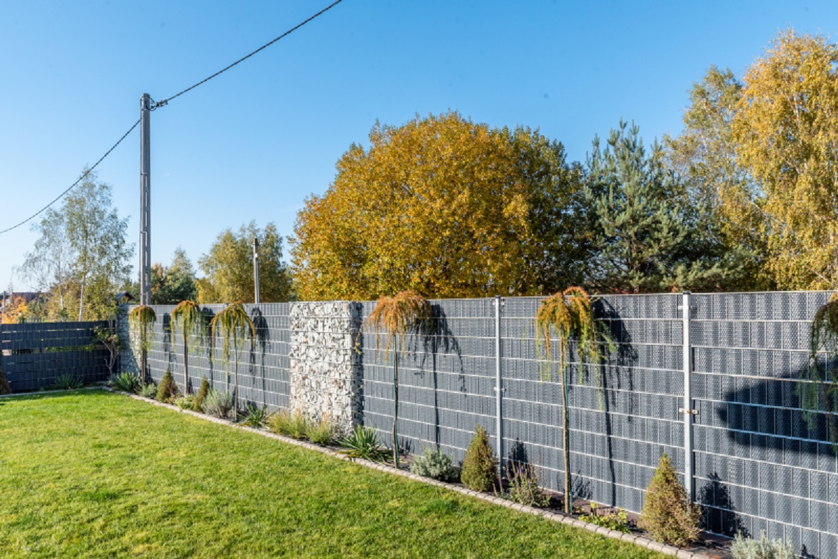 Fence strip grey 255 x 19 cm