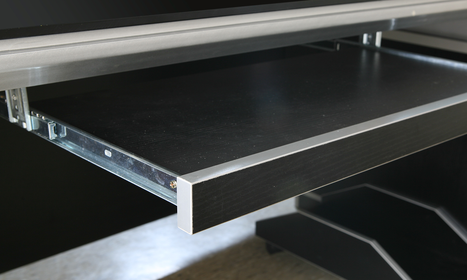 Büromöbel Chef Schreibtisch KEHL in schwarz XXL inkl. Sideboards